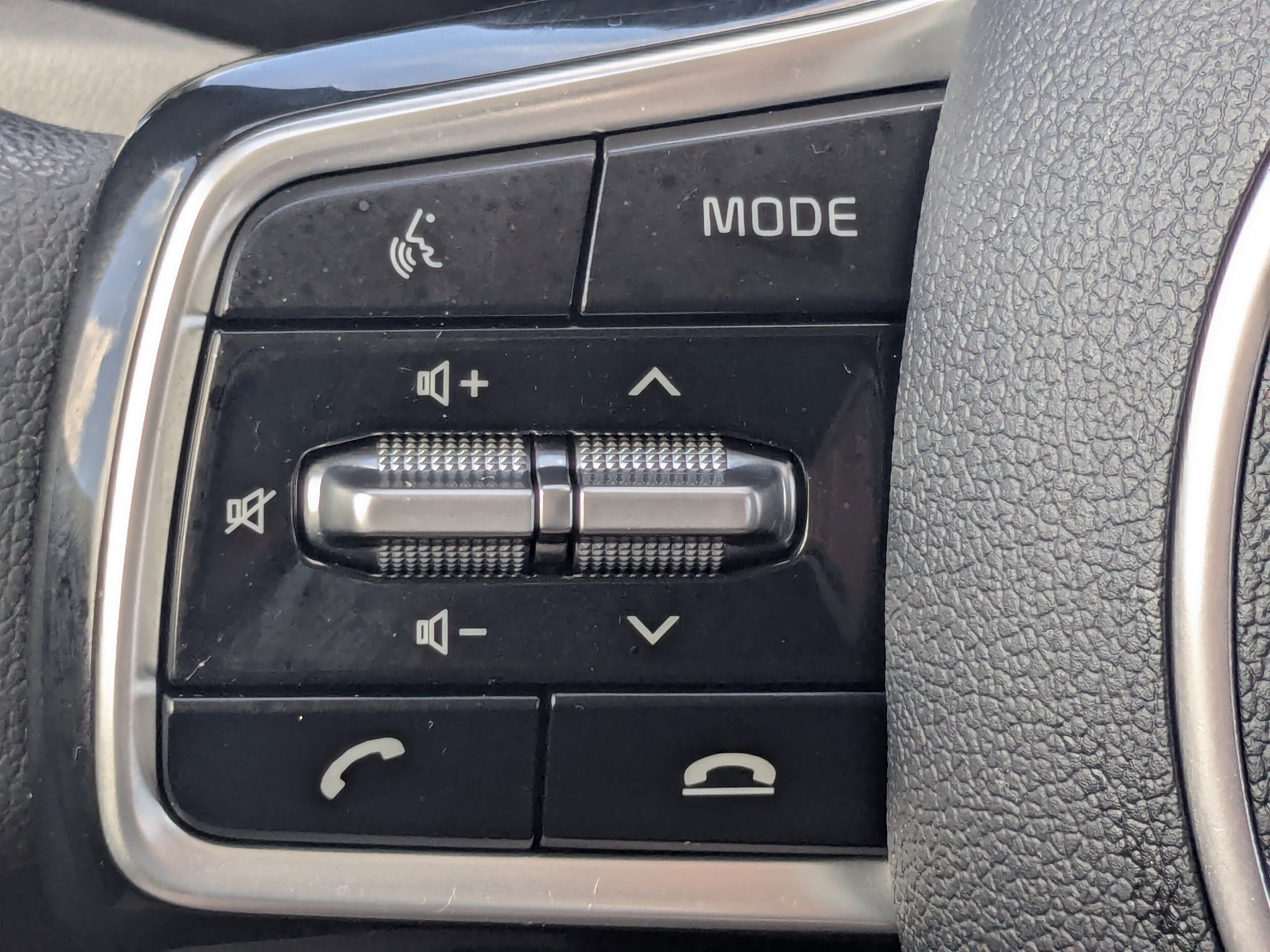 Used 2022 Kia Sorento LX image 31