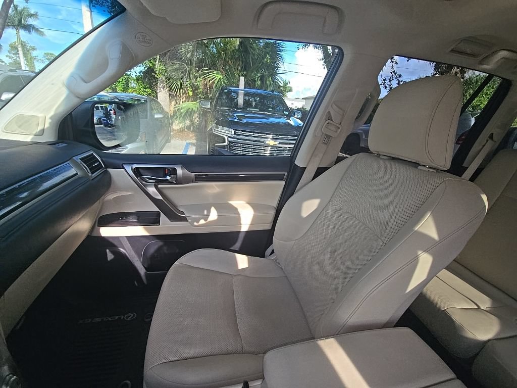 Used 2020 Lexus GX 460 Premium w/ Premium Package AWD/4WD image 25