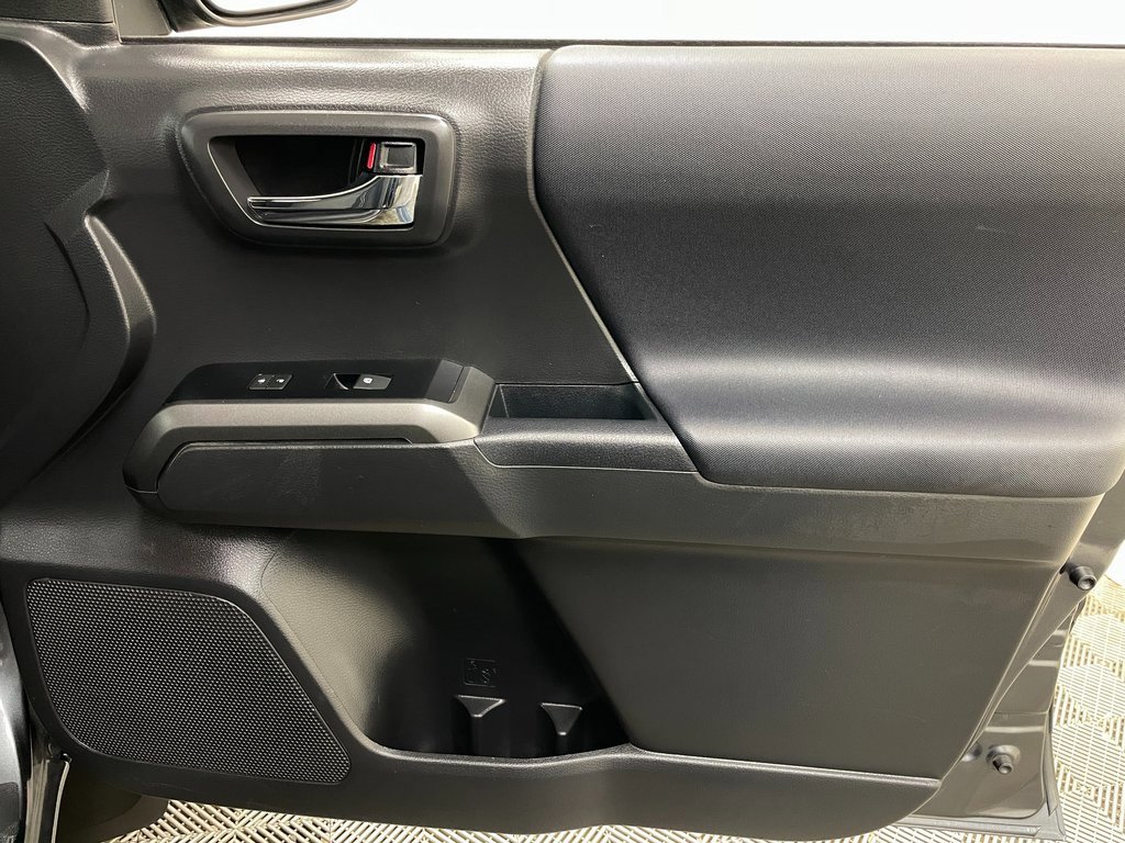 Used 2023 Toyota Tacoma TRD Off-Road image 37