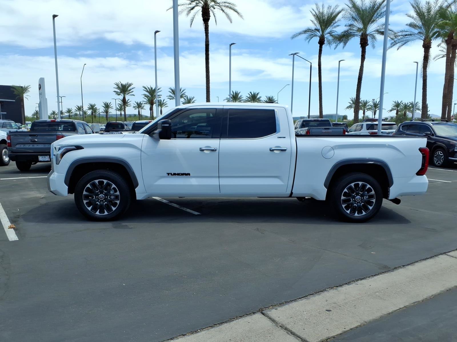 Used 2023 Toyota Tundra Limited w/ Power Package AWD/4WD image 7