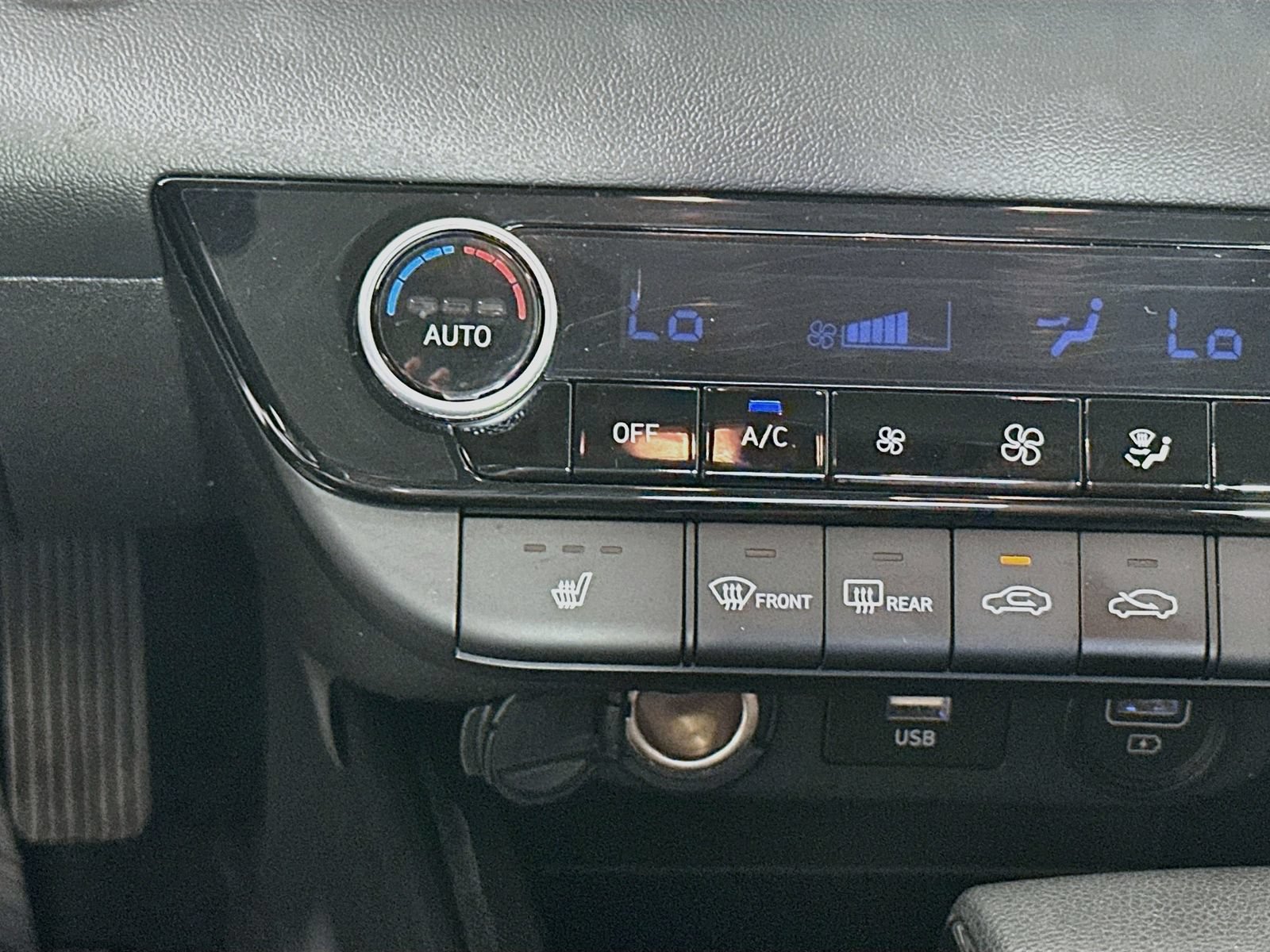 Used 2023 Hyundai Elantra Blue FWD image 19