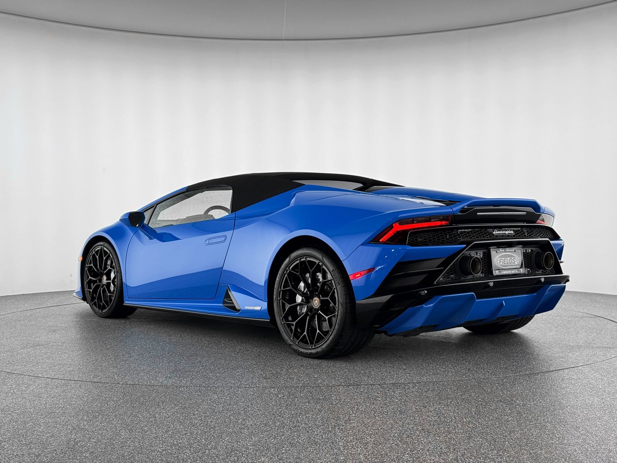 Used 2022 Lamborghini Huracan EVO image 3