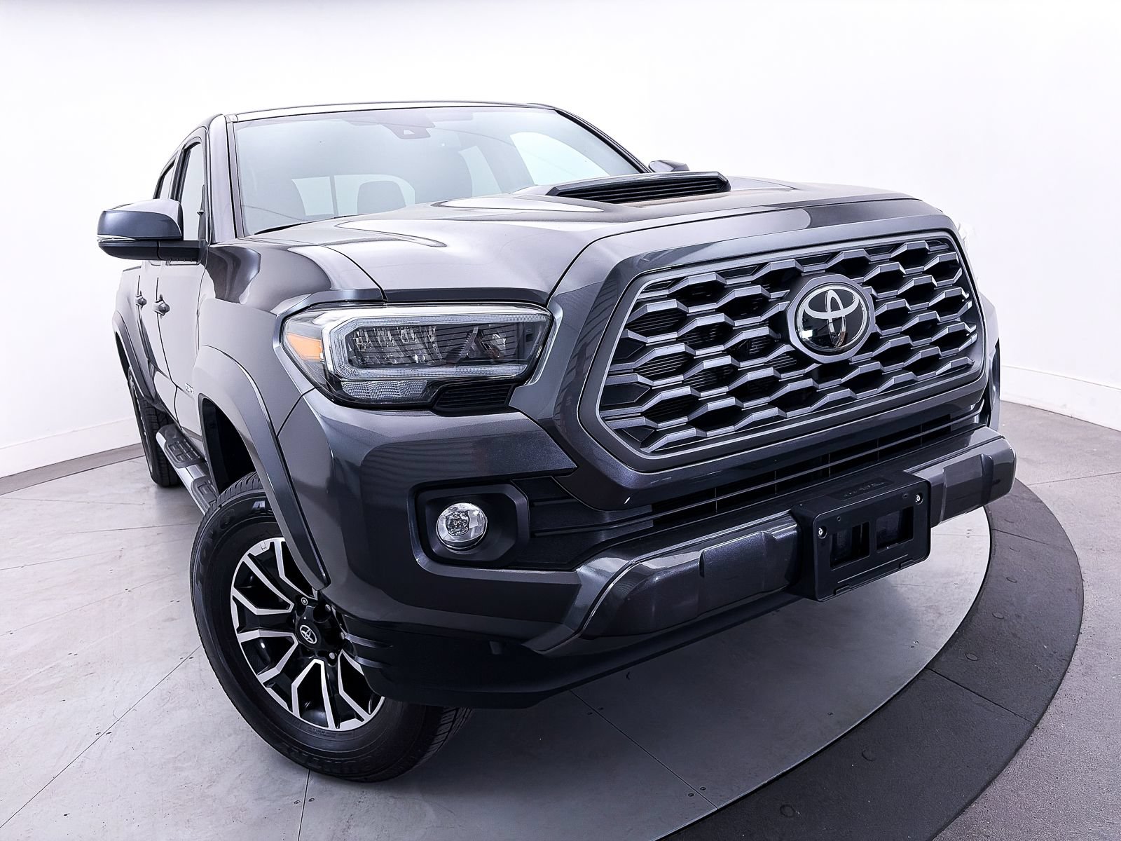 Used 2023 Toyota Tacoma TRD Sport AWD/4WD image 7