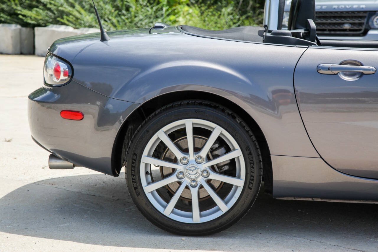 Used 2006 MAZDA MX-5 Miata Grand Touring w/ Premium Pkg RWD image 19