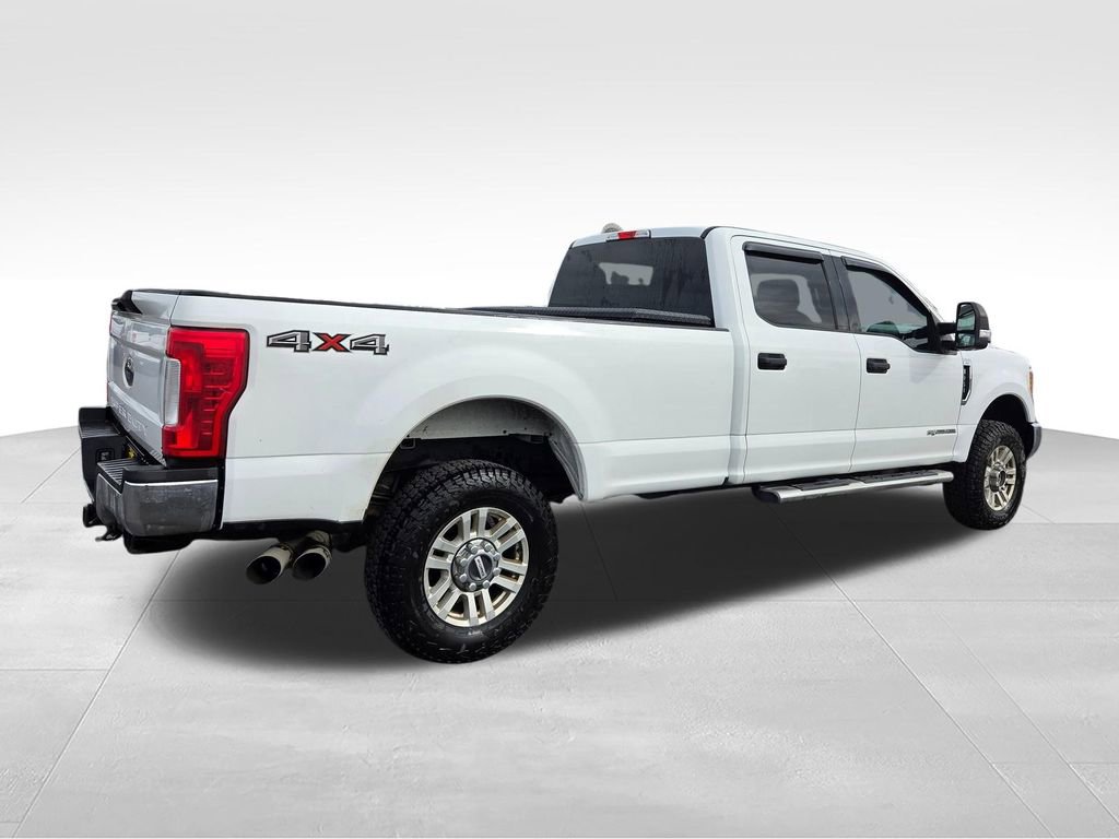 Used 2017 Ford F250 XLT AWD/4WD image 6