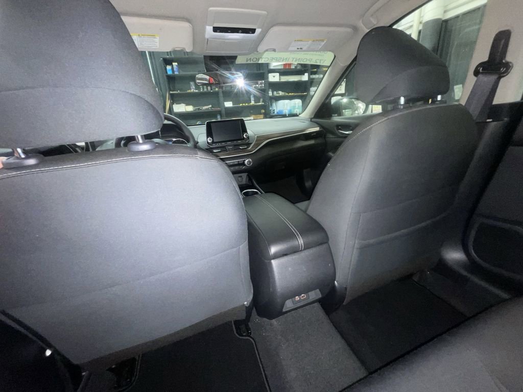Certified 2024 Nissan Altima 2.5 SV FWD image 20