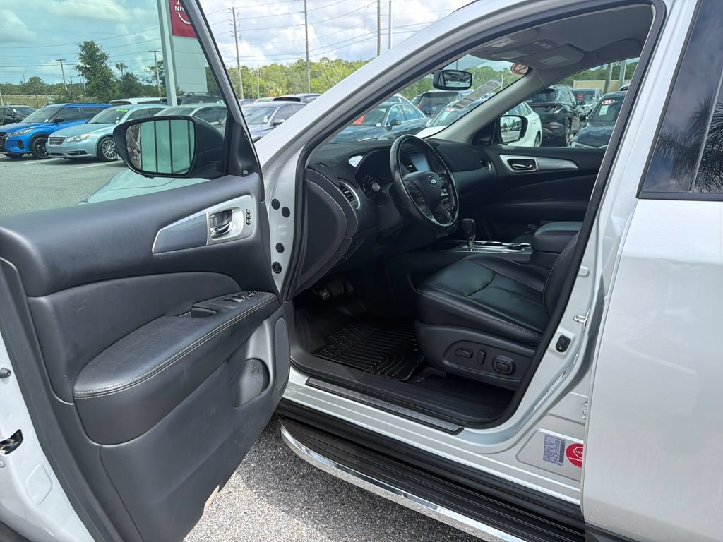 Used 2020 Nissan Pathfinder SL AWD/4WD image 19