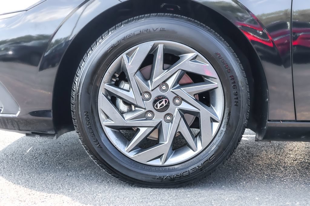 Certified 2024 Hyundai Elantra SEL FWD image 16