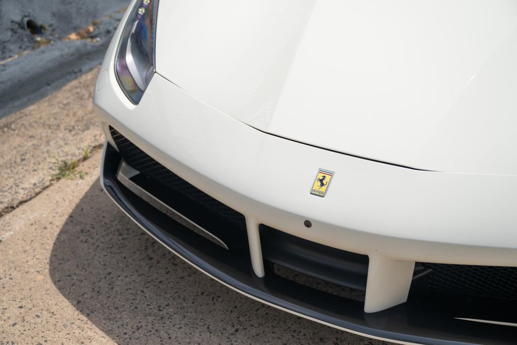 Used 2018 Ferrari 488 Spider RWD image 11