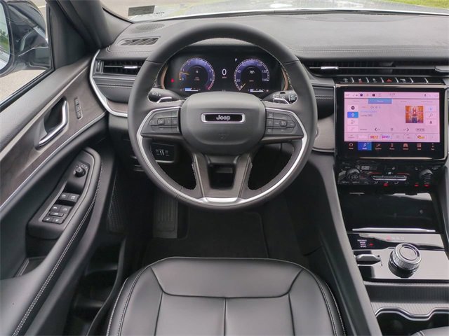 New 2025 Jeep Grand Cherokee Limited w/ Trailer Tow Package image 16