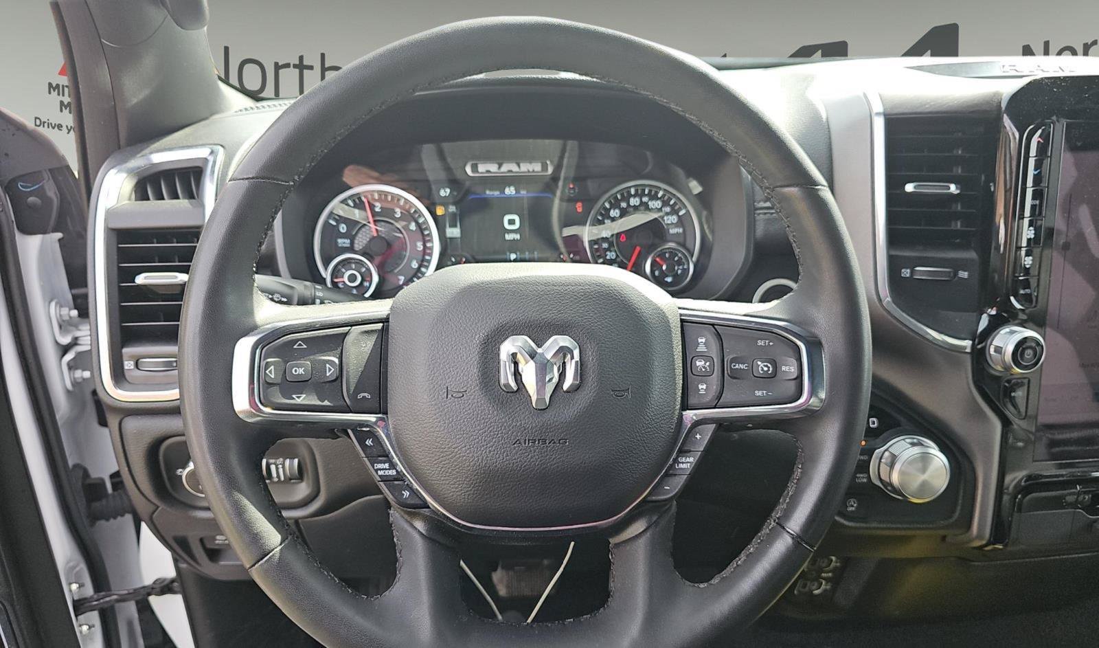 Used 2025 RAM 1500 Laramie AWD/4WD image 9