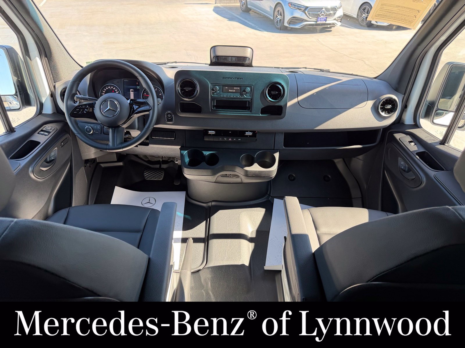 Used 2025 Mercedes-Benz Sprinter 2500 image 14
