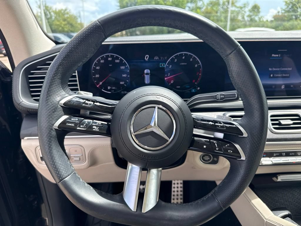 Used 2024 Mercedes-Benz GLS 580 4MATIC image 17