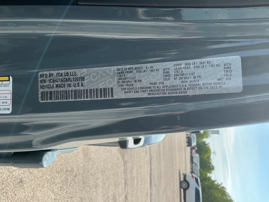 Certified 2024 Jeep Gladiator Sport AWD/4WD image 34