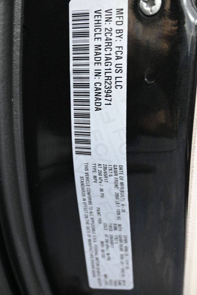 Used 2020 Chrysler Voyager L image 38