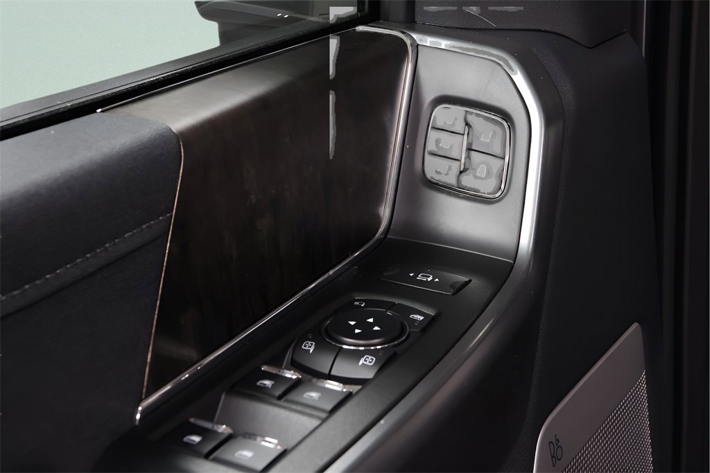 New 2026 Ford F350 Lariat w/ Black Appearance Package image 22