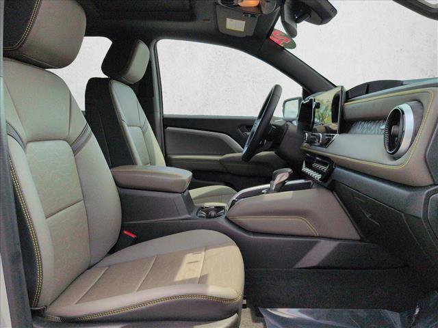 Used 2024 Chevrolet Colorado ZR2 w/ ZR2 Convenience Package III AWD/4WD image 21