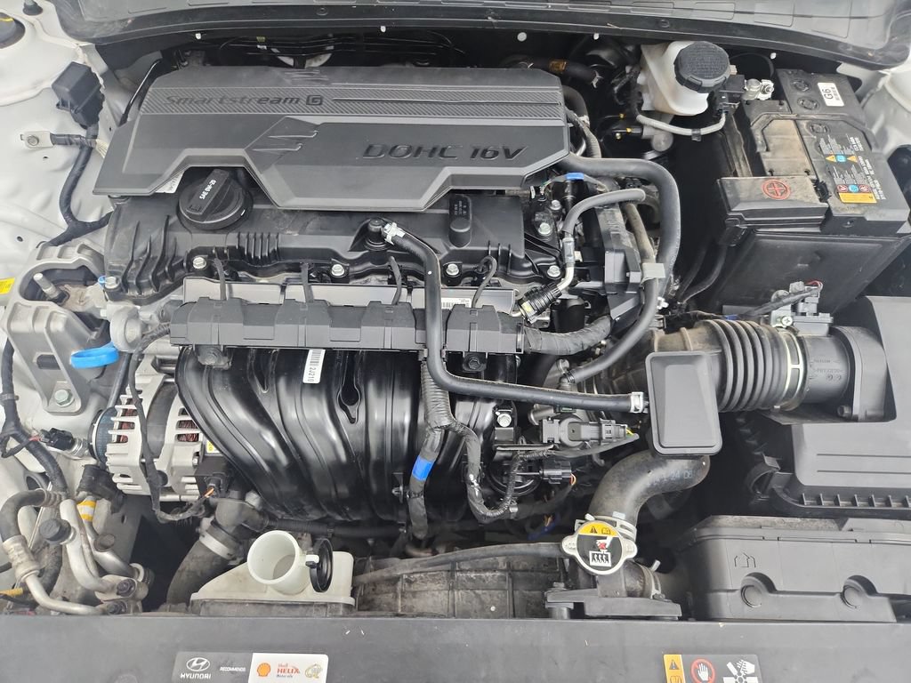 Used 2025 Hyundai Elantra Limited FWD image 38