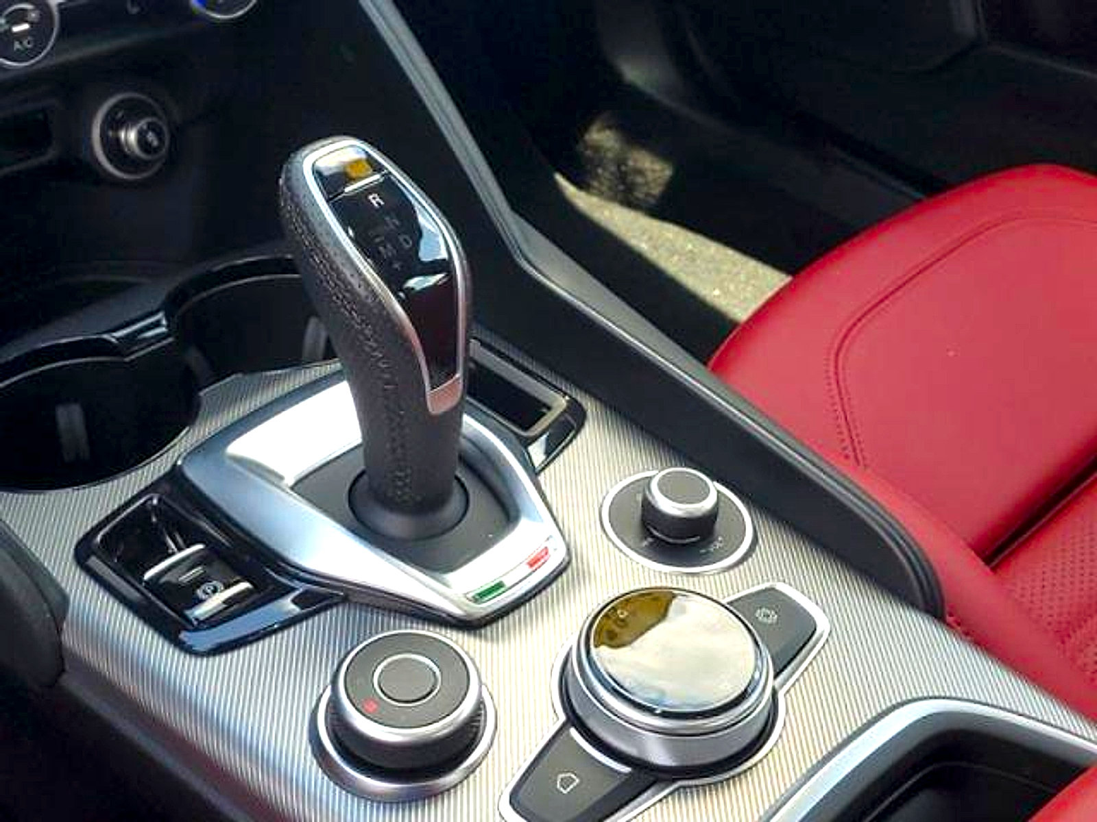 New 2024 Alfa Romeo Giulia Ti w/ Performance Driving Package RWD image 15