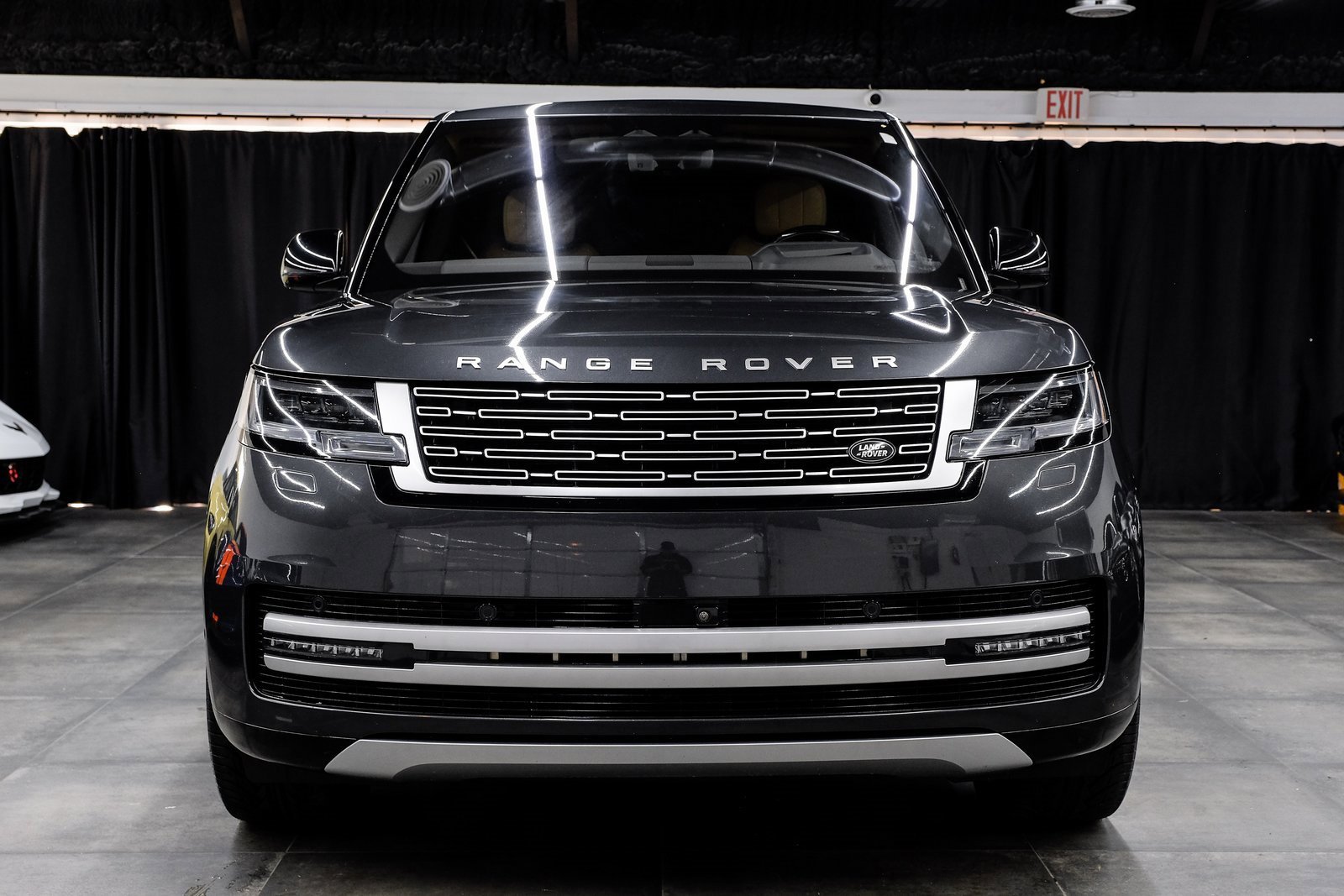 Used 2023 Land Rover Range Rover Autobiography image 9