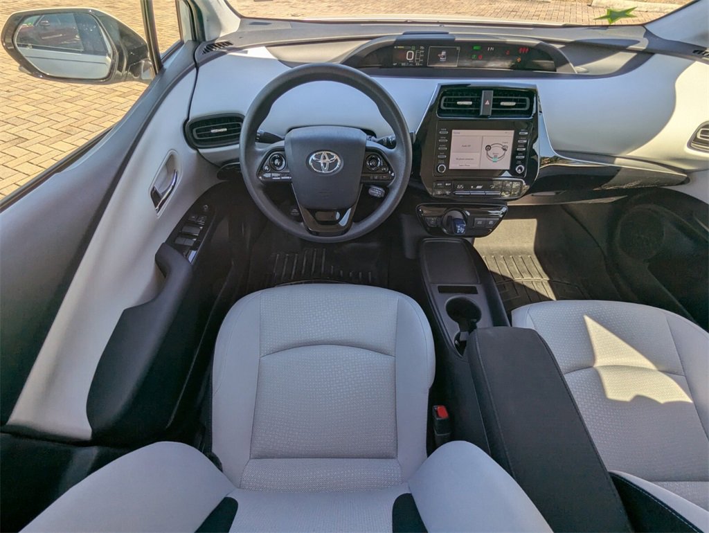 Certified 2020 Toyota Prius LE image 6