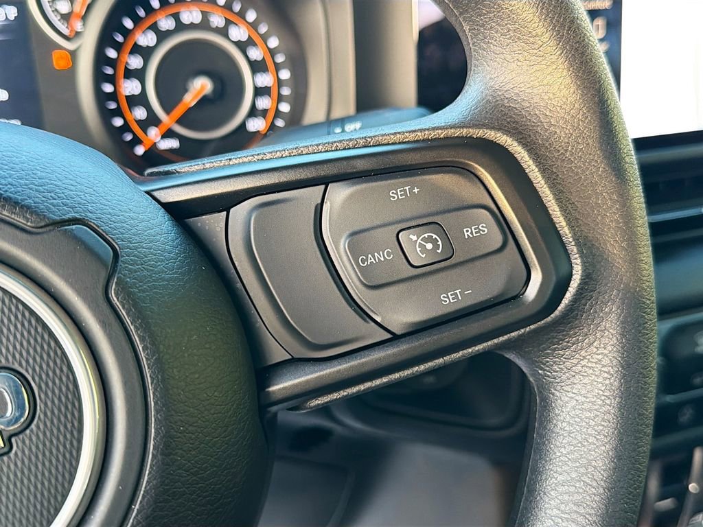 Used 2025 Jeep Gladiator Sport image 31