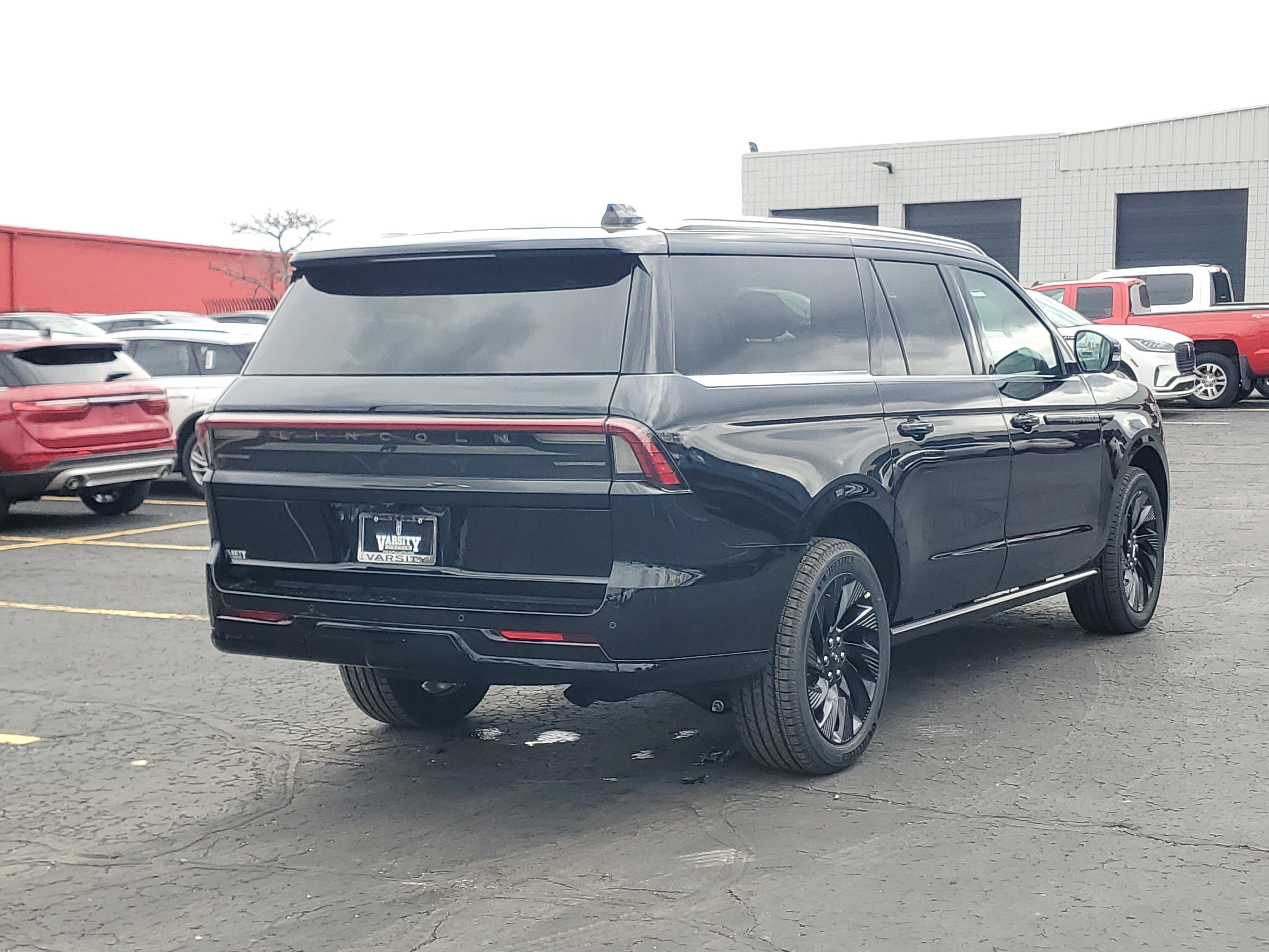 New 2025 Lincoln Navigator L Black Label image 4