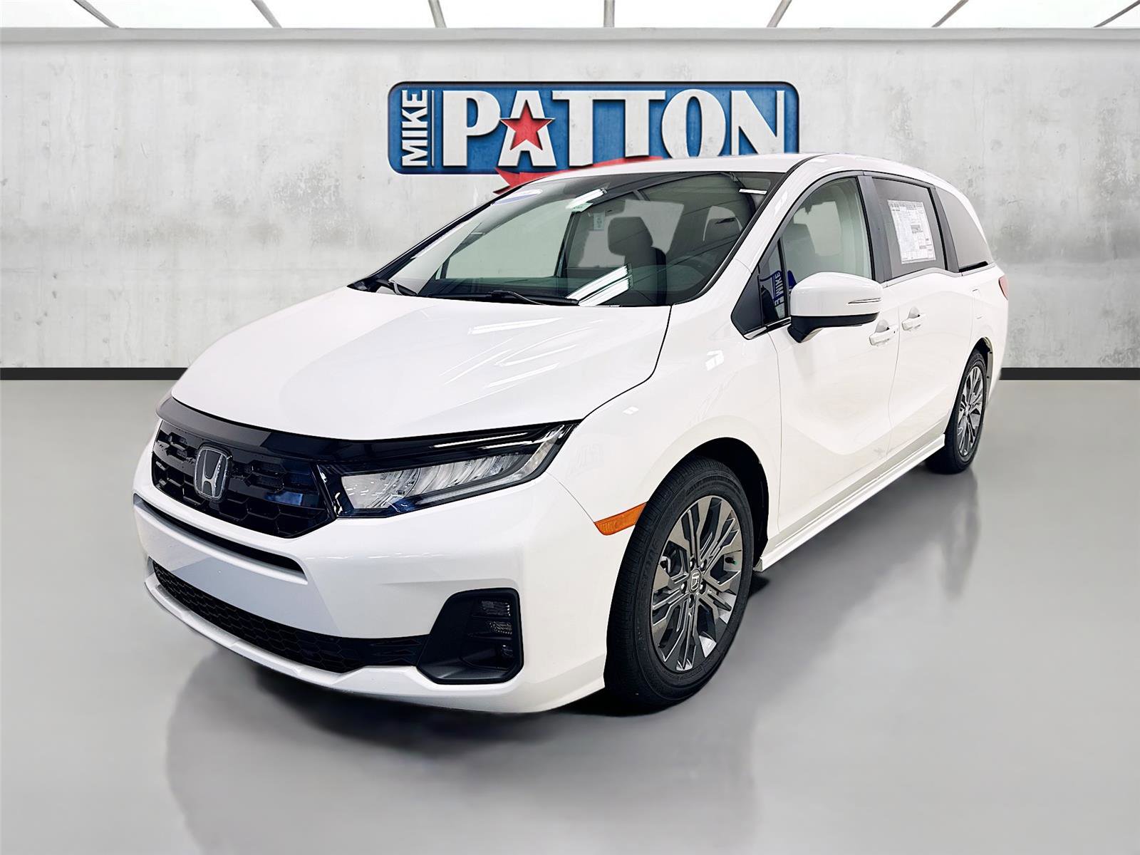 New 2026 Honda Odyssey Touring image 3