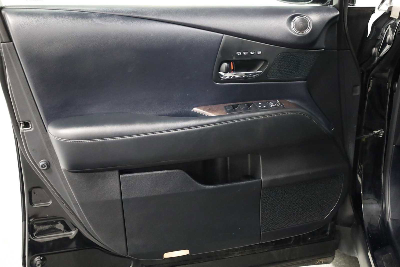 Used 2013 Lexus RX 450h AWD image 16