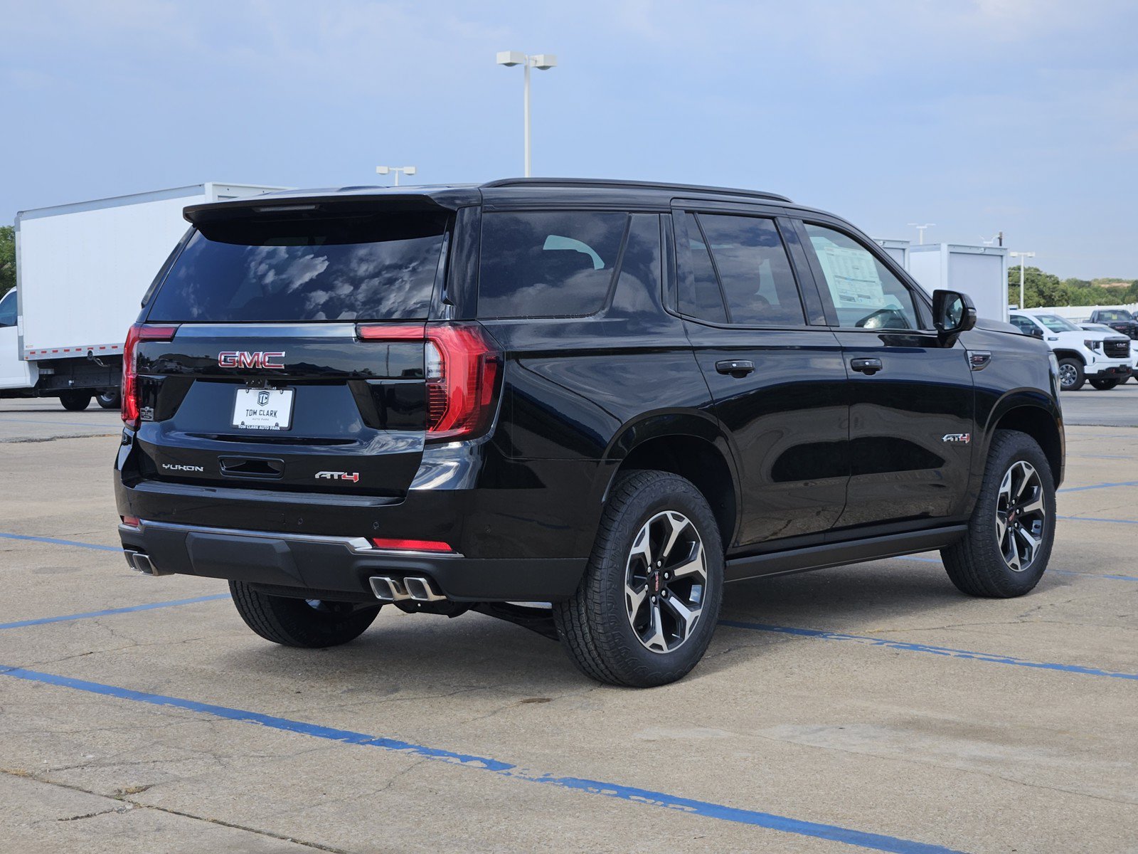 New 2026 GMC Yukon AT4 w/ AT4 Premium Plus Package AWD/4WD image 4