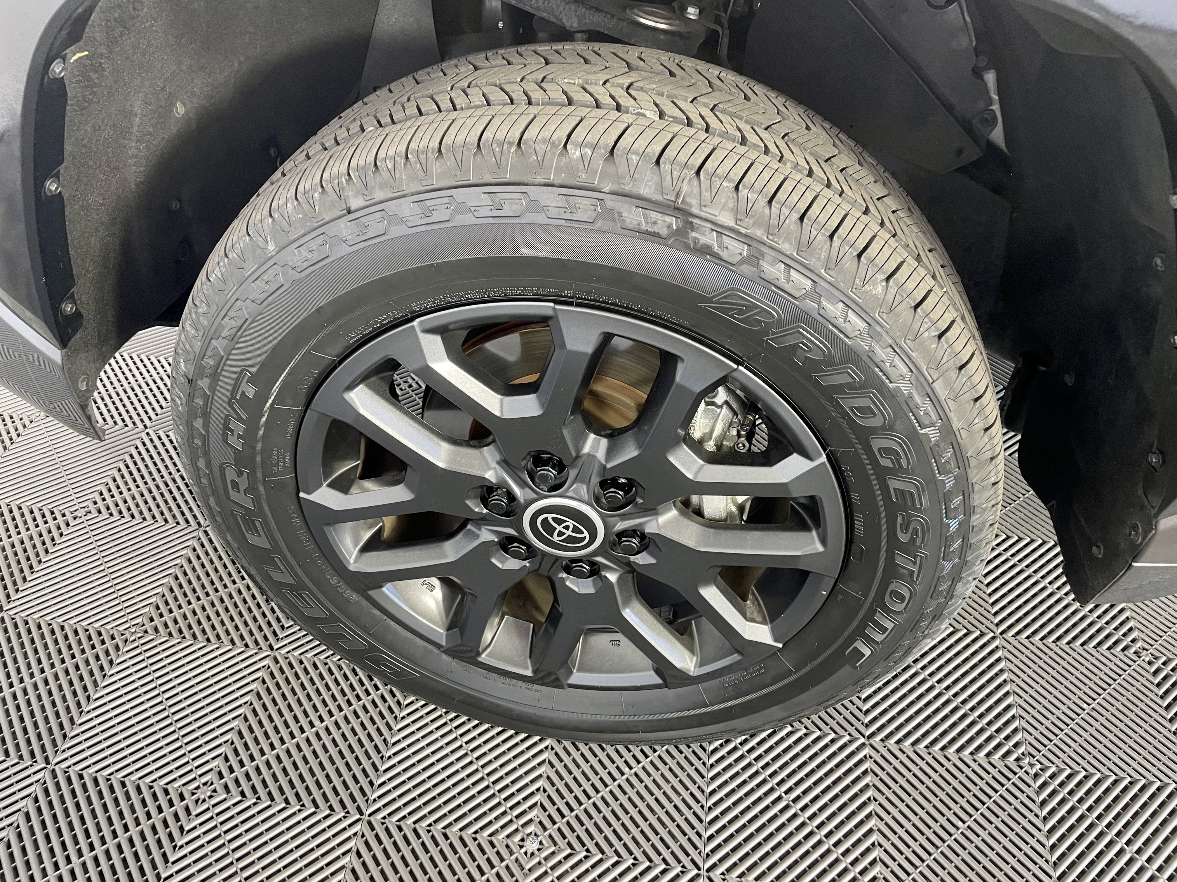 Used 2024 Toyota Tundra Platinum AWD/4WD image 7