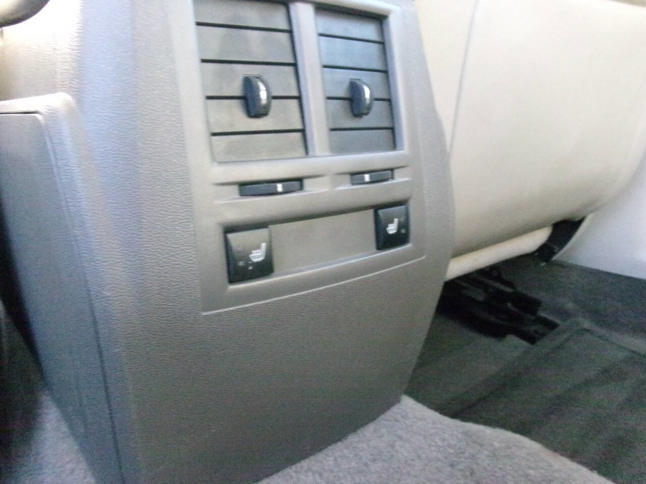 Used 2008 Chrysler 300 C w/ Luxury Group II image 21