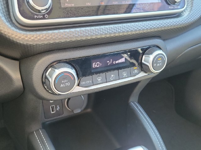 Used 2018 Nissan Kicks SV FWD image 30