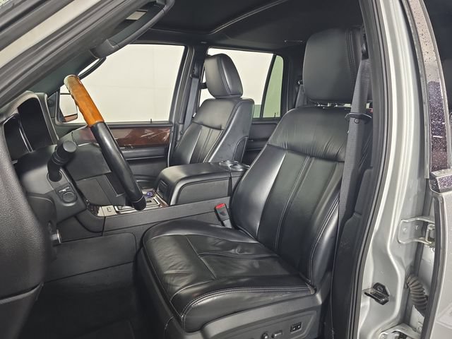 Used 2017 Lincoln Navigator Select AWD/4WD image 24