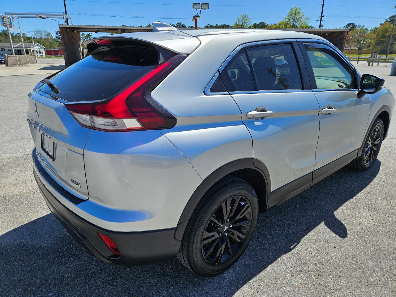 Used 2023 Mitsubishi Eclipse Cross LE image 6