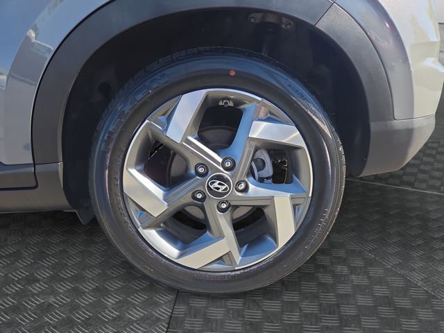 Used 2022 Hyundai Venue SEL image 32