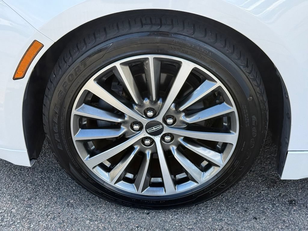 Used 2017 Lincoln MKZ Select w/ Select Plus Package AWD/4WD image 10