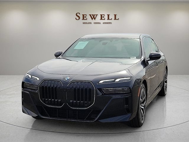 Used 2025 BMW 740i RWD image 1