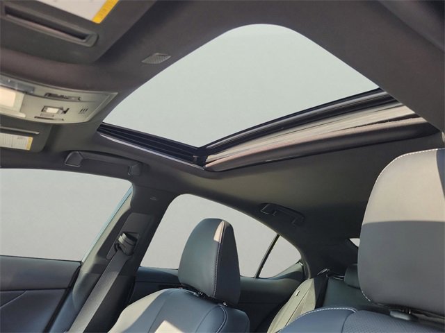 Used 2025 Lexus IS 350 F Sport image 17