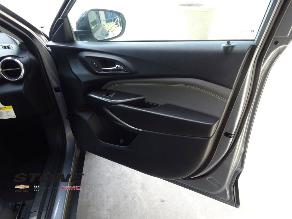 New 2026 Chevrolet Trax ACTIV w/ Sunroof Package FWD image 28