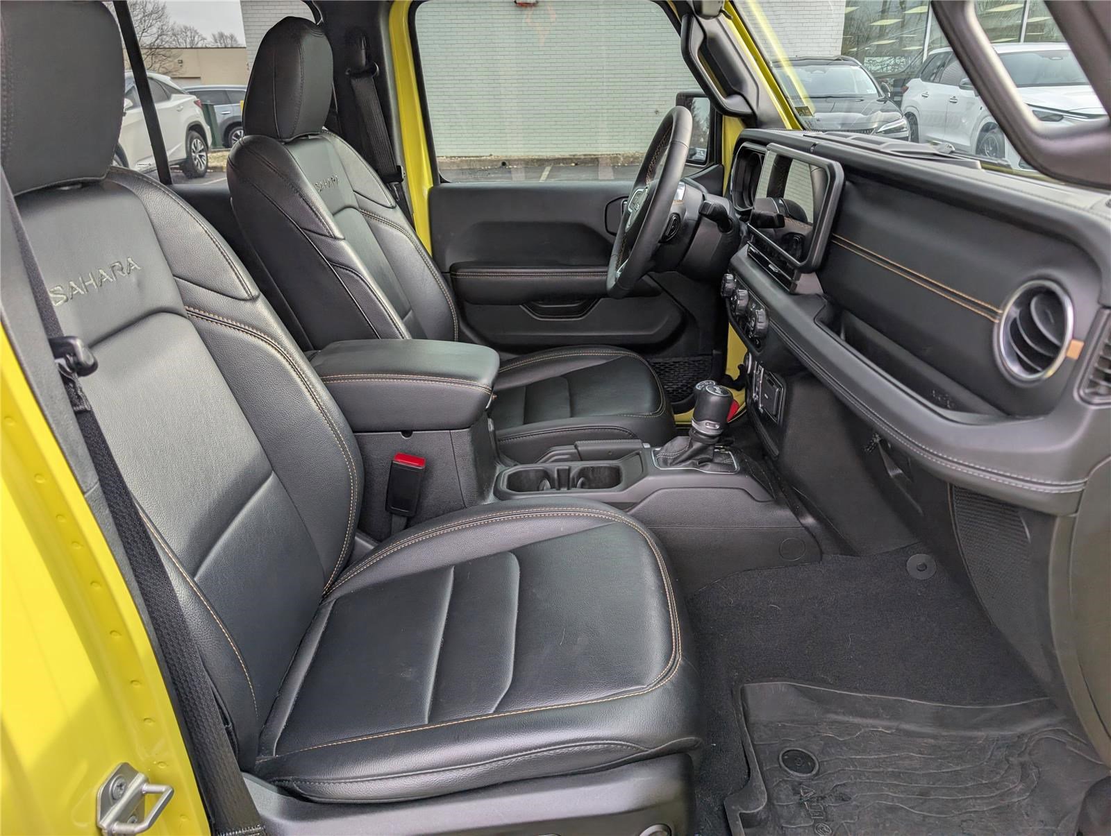 Used 2024 Jeep Wrangler Sahara image 12