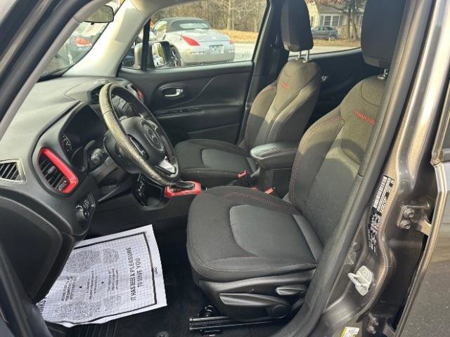 Used 2016 Jeep Renegade Trailhawk image 16