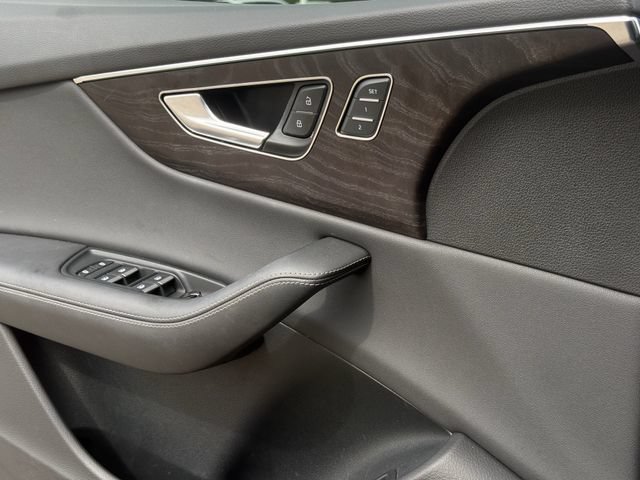 Used 2023 Audi Q8 Premium Plus AWD/4WD image 23