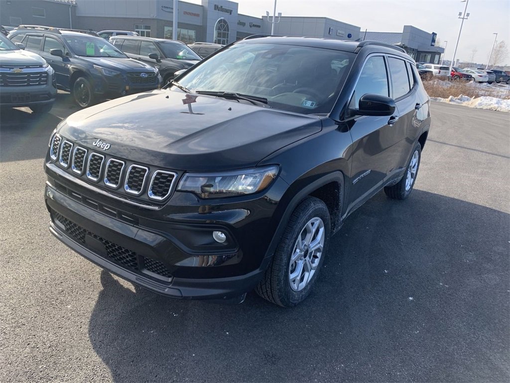 New 2026 Jeep Compass Latitude image 4