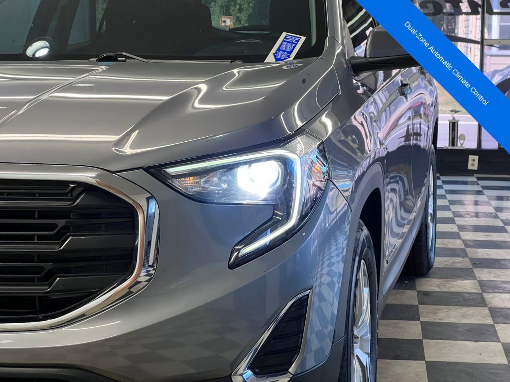 Used 2018 GMC Terrain SLE w/ Driver Convenience Package image 4