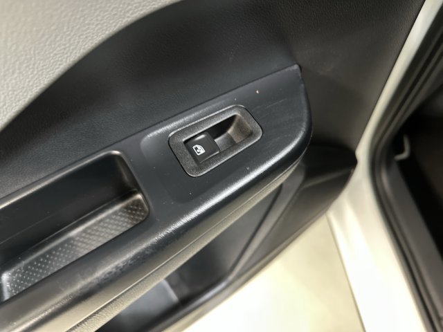 Certified 2023 Volkswagen Taos SE image 24