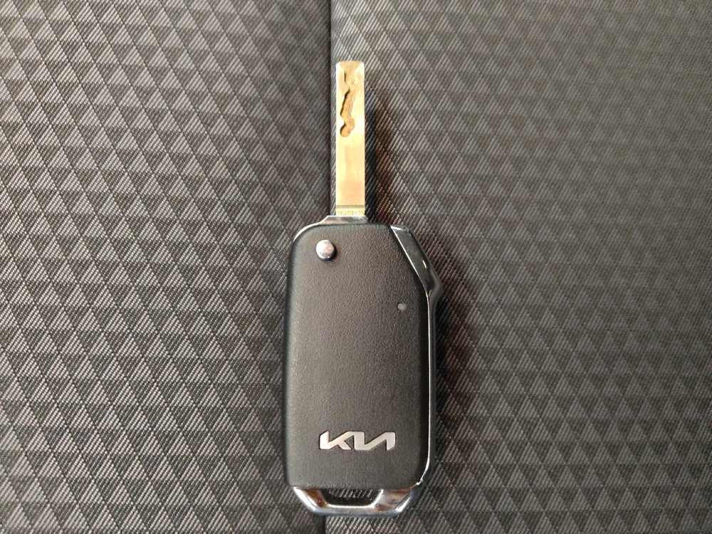 Used 2025 Kia Soul LX image 32