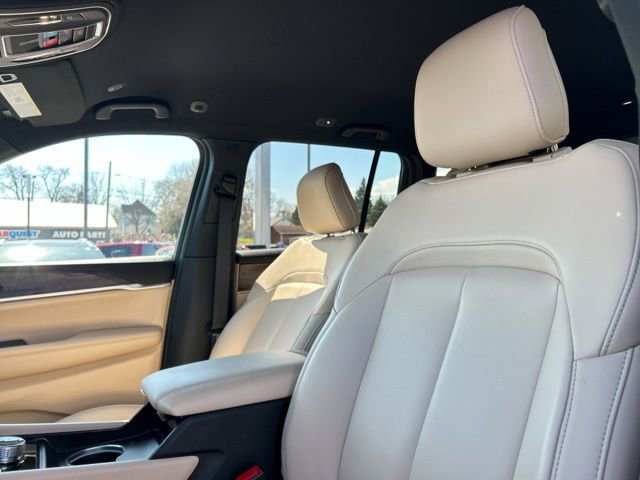 Used 2024 Jeep Grand Cherokee Limited w/ Black Appearance Package image 36