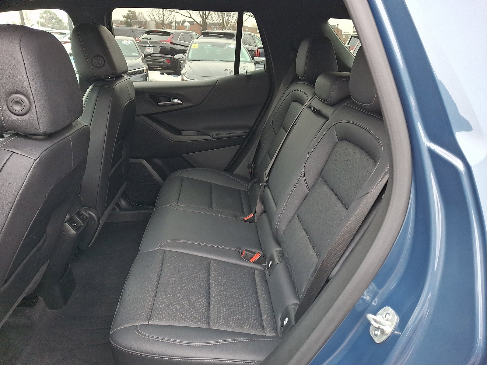 Used 2025 Chevrolet Equinox LT w/ Convenience Package II AWD/4WD image 10