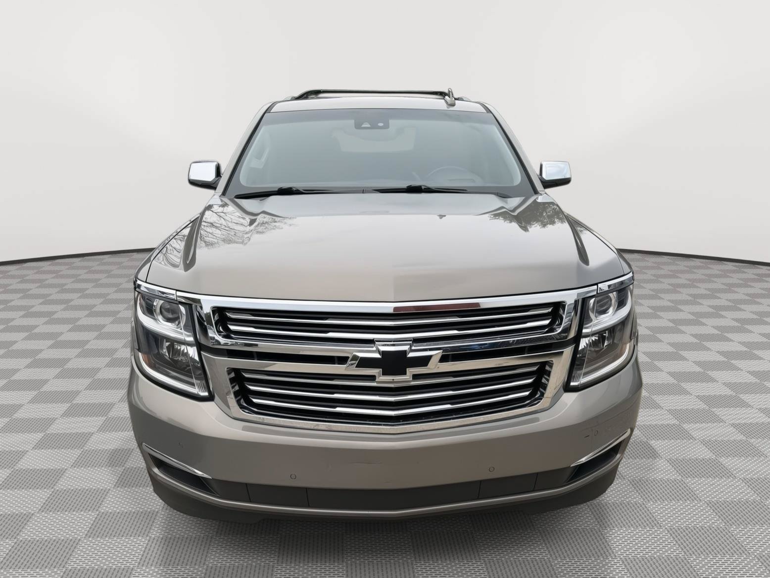 Used 2017 Chevrolet Suburban Premier AWD/4WD image 2